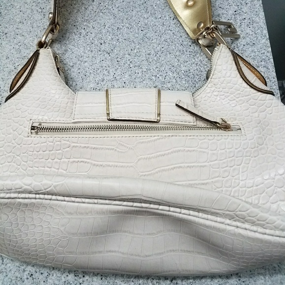 Guess faux crocodile ivory and gold hobo - Picture 2 of 6